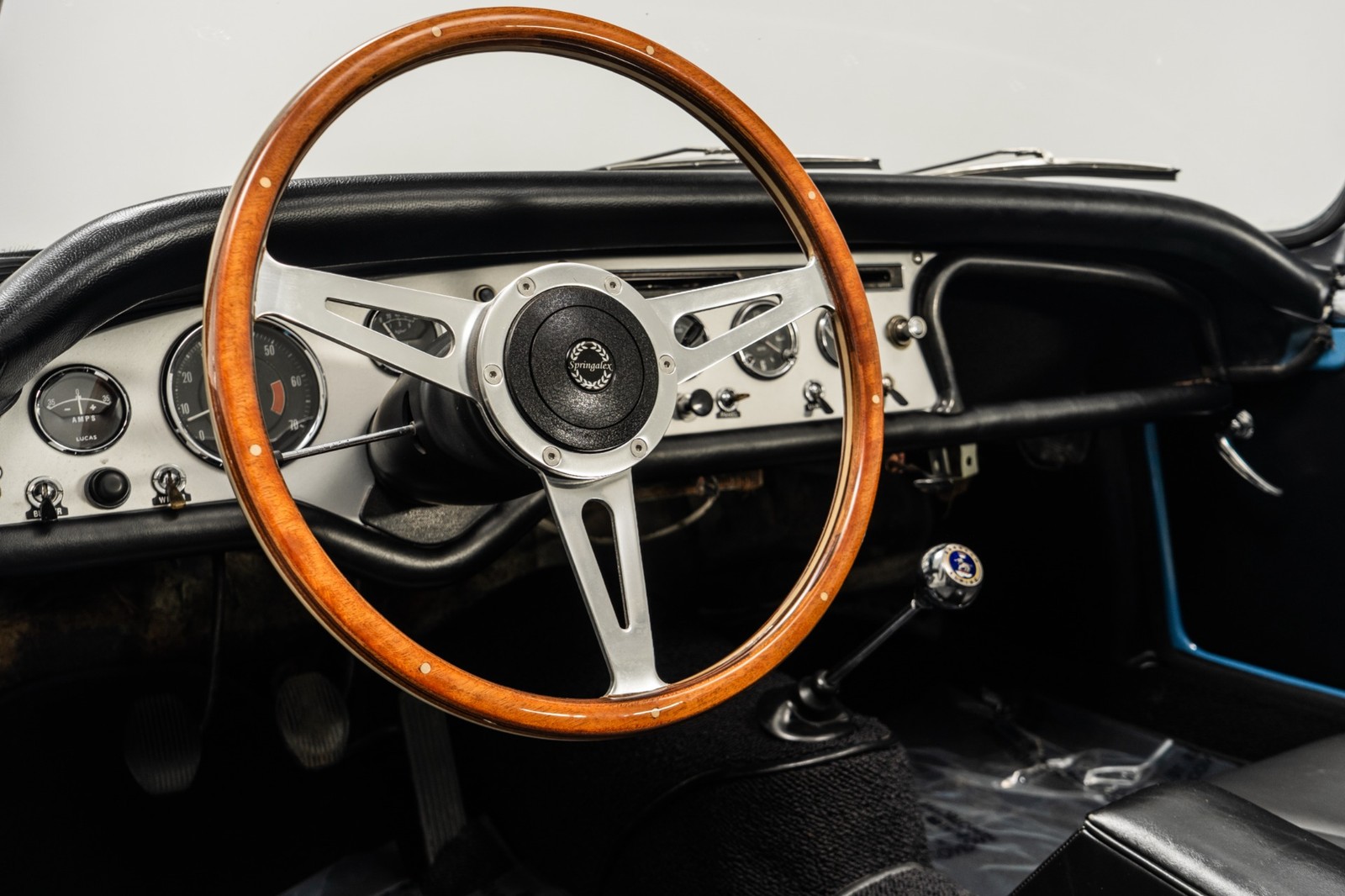 Sunbeam-1961-Coupe-12