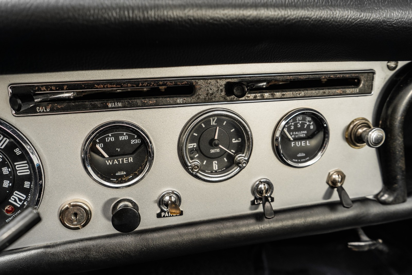 Sunbeam-1961-Coupe-16