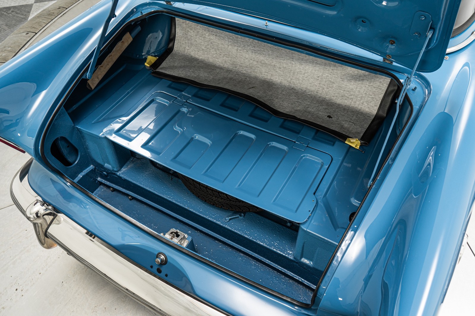 Sunbeam-1961-Coupe-18