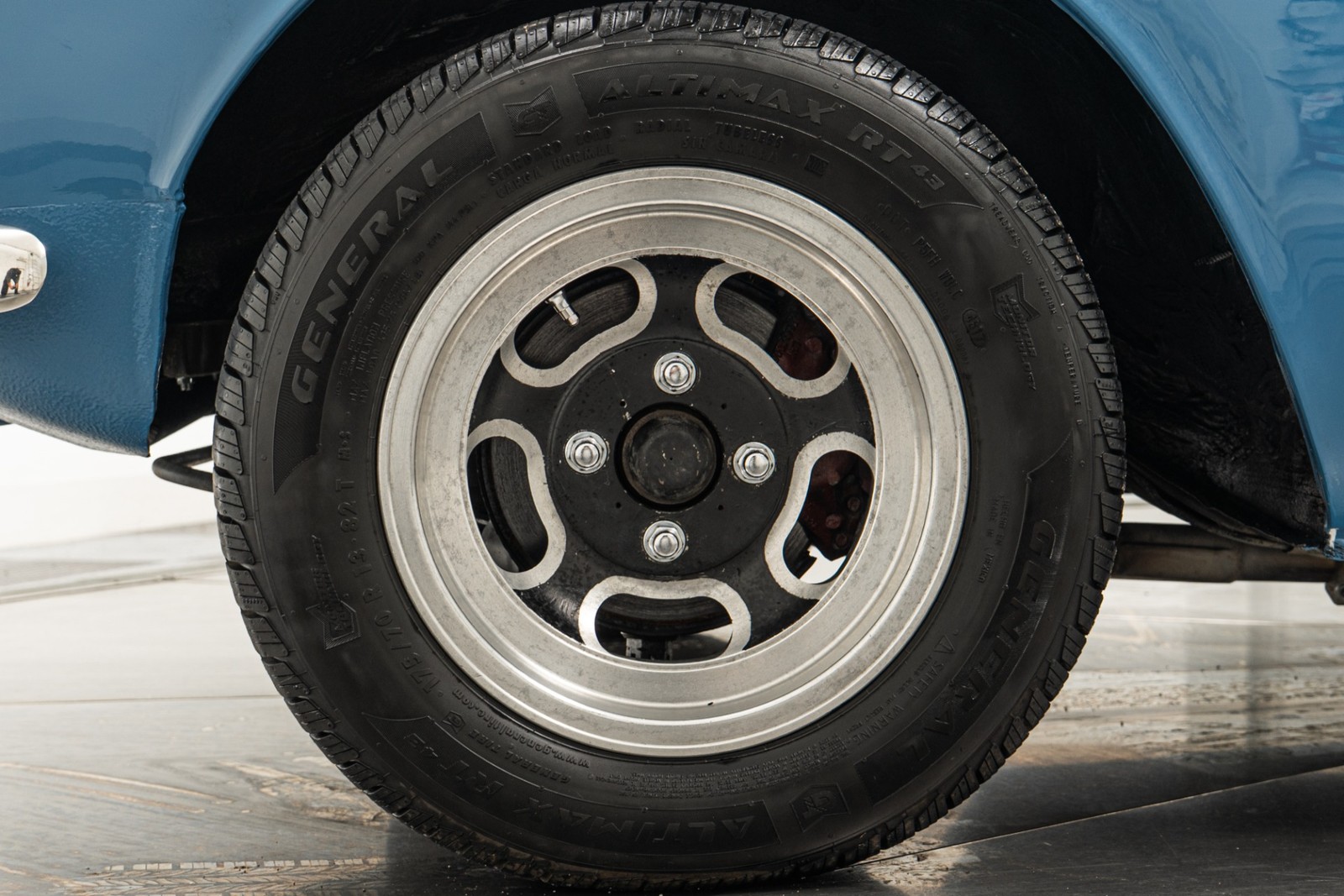 Sunbeam-1961-Coupe-9