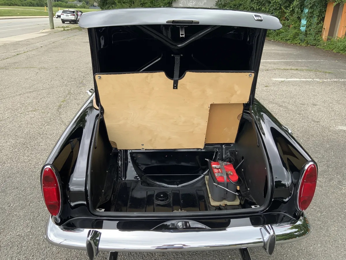 Sunbeam-Tiger-1966-Black-Tan-4