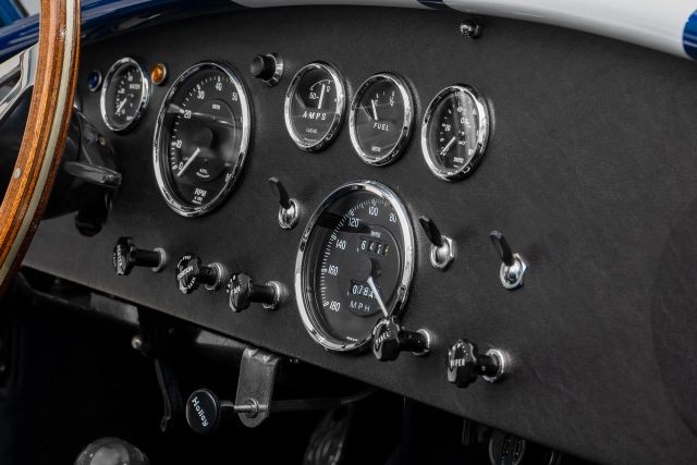 Superformance-1965-Convertible-13