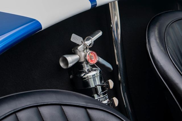 Superformance-1965-Convertible-14