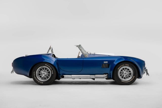 Superformance-1965-Convertible-5