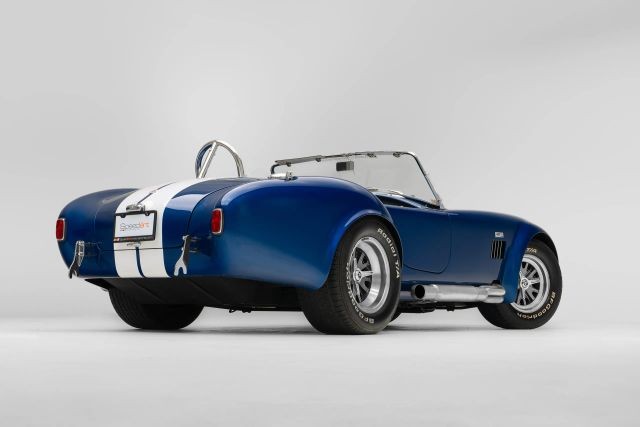 Superformance-1965-Convertible-7
