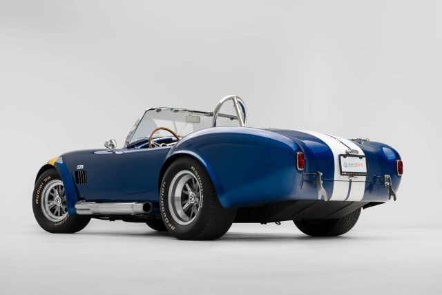Superformance-1965-Convertible-9