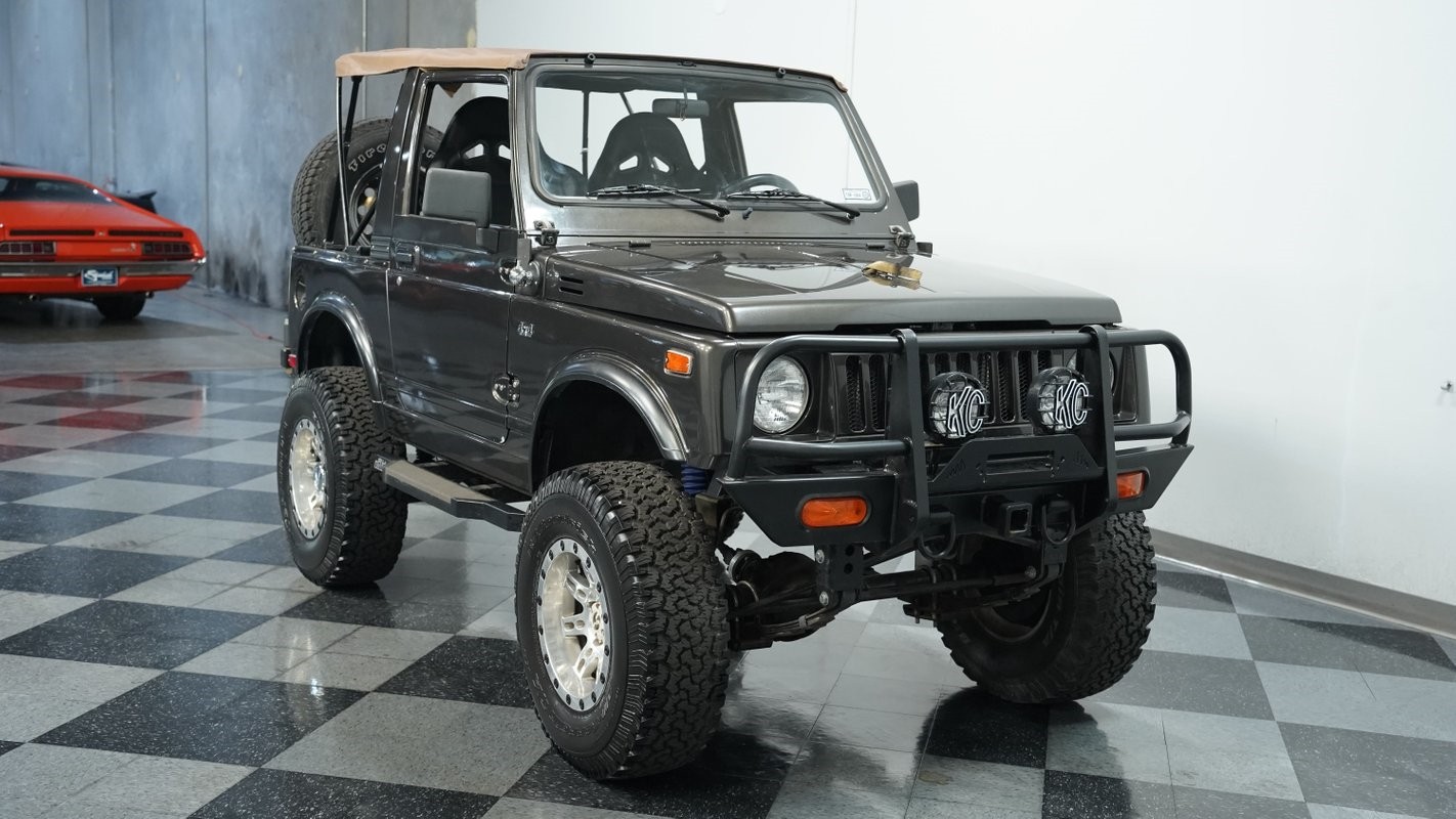 Suzuki-Jimny-1982-SUV-14
