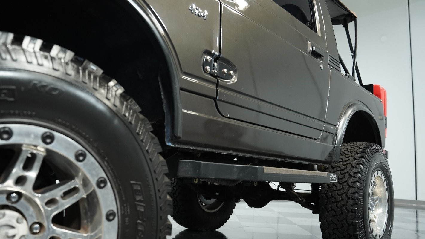 Suzuki-Jimny-1982-SUV-20