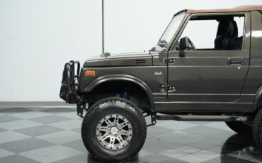 Suzuki-Jimny-1982-SUV-21