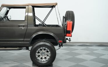 Suzuki-Jimny-1982-SUV-22