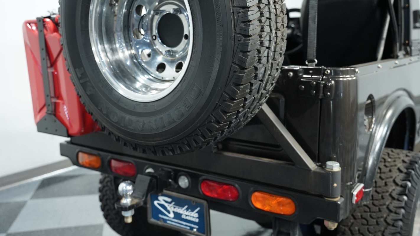 Suzuki-Jimny-1982-SUV-24