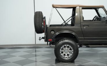Suzuki-Jimny-1982-SUV-26