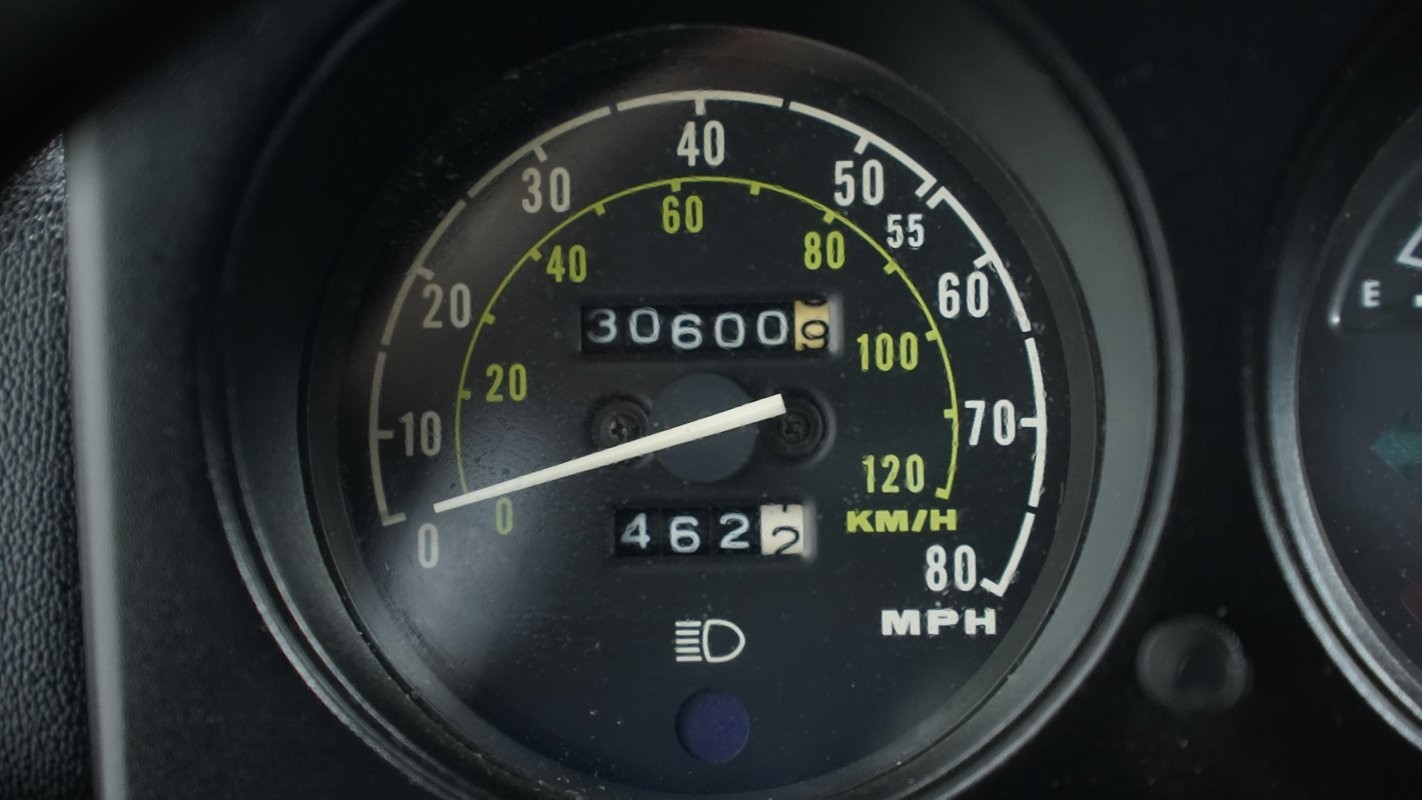 Suzuki-Jimny-1982-SUV-36