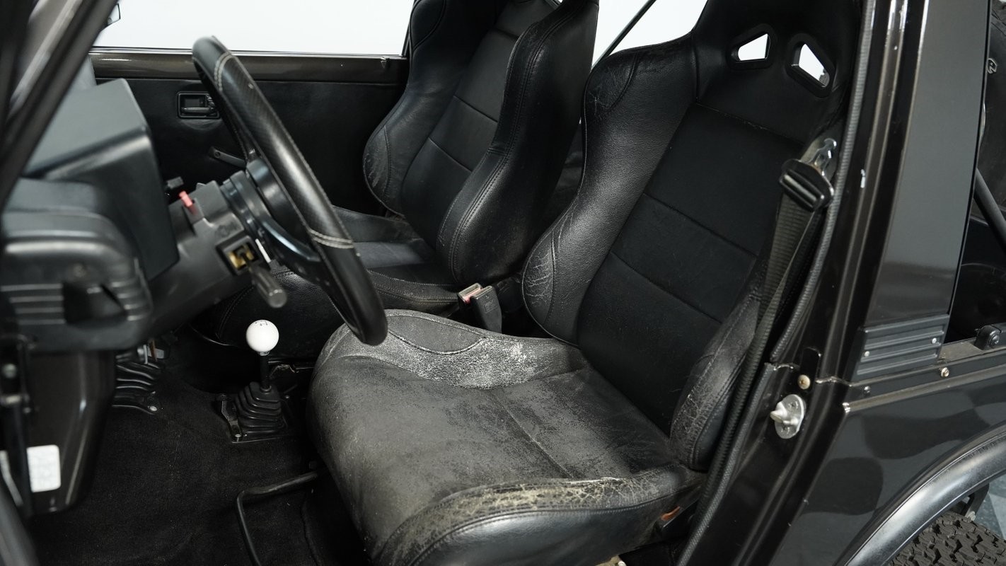 Suzuki-Jimny-1982-SUV-38