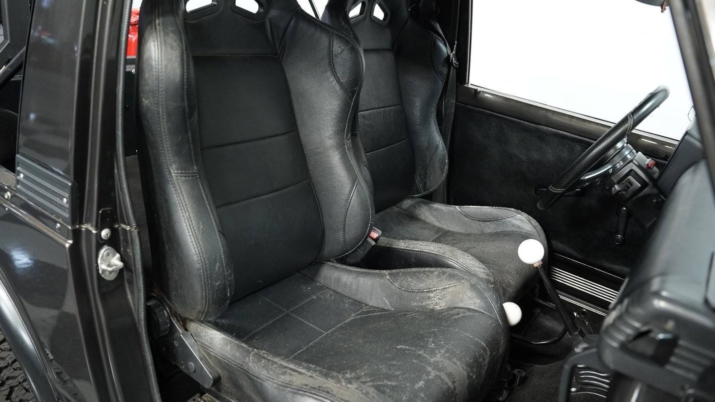 Suzuki-Jimny-1982-SUV-39