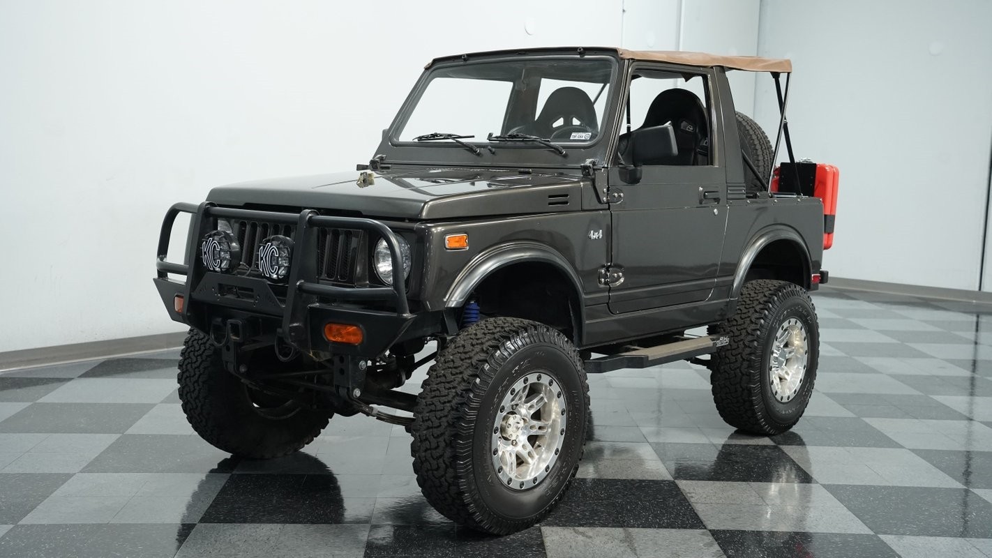 Suzuki-Jimny-1982-SUV-5