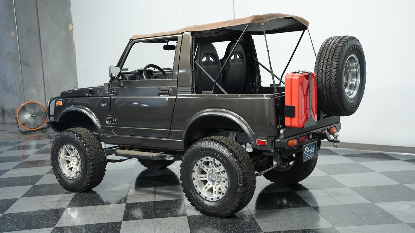 Suzuki-Jimny-1982-SUV-7