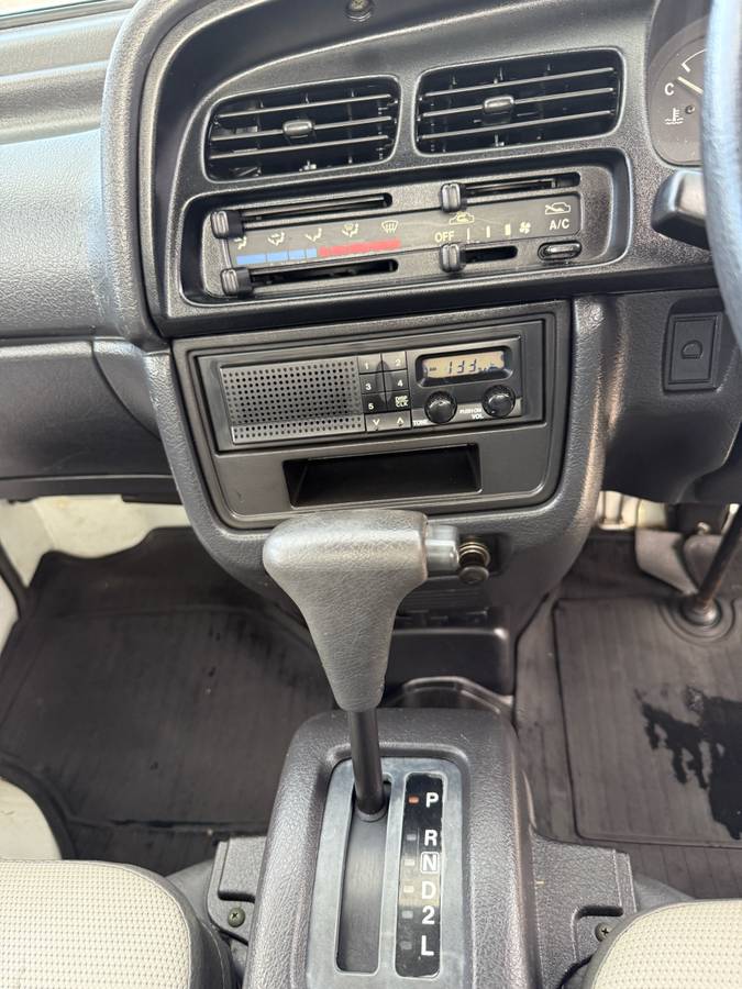 Suzuki-carry-1996-white-3