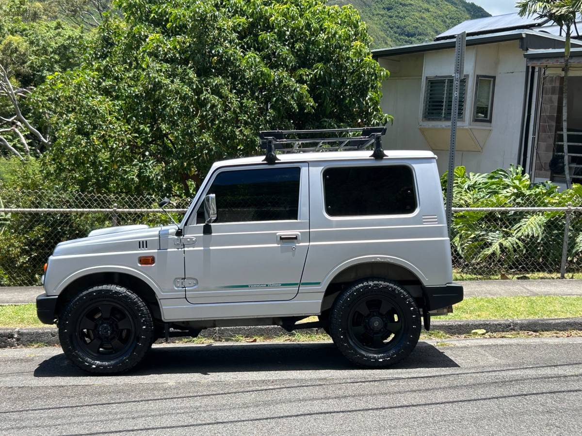 Suzuki-jimny-1995-silver