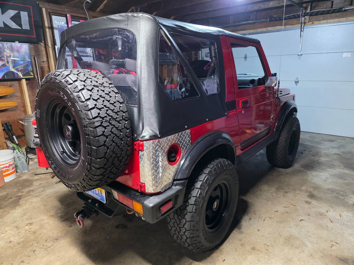 Suzuki-samurai-1986-red-3