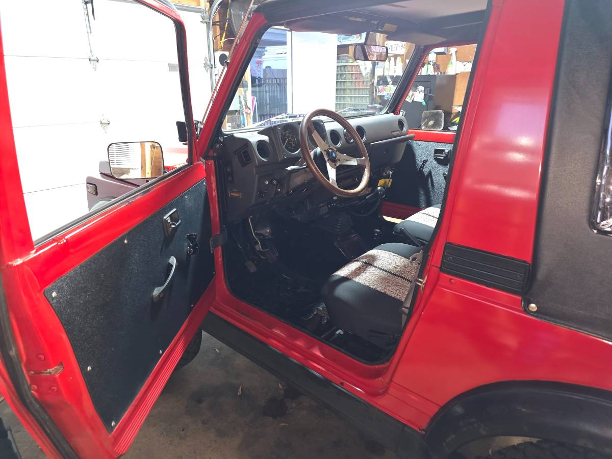 Suzuki-samurai-1986-red-5