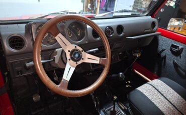 Suzuki-samurai-1986-red-6