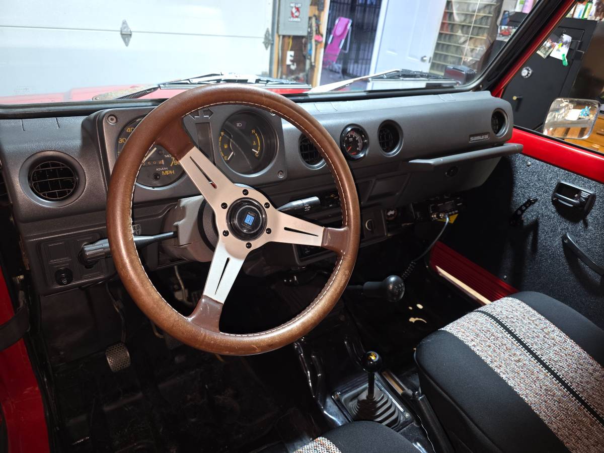 Suzuki-samurai-1986-red-6