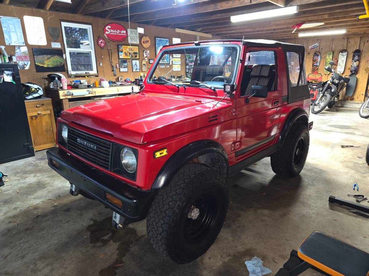 Suzuki-samurai-1986-red