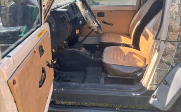 Suzuki-samurai-1988-brown