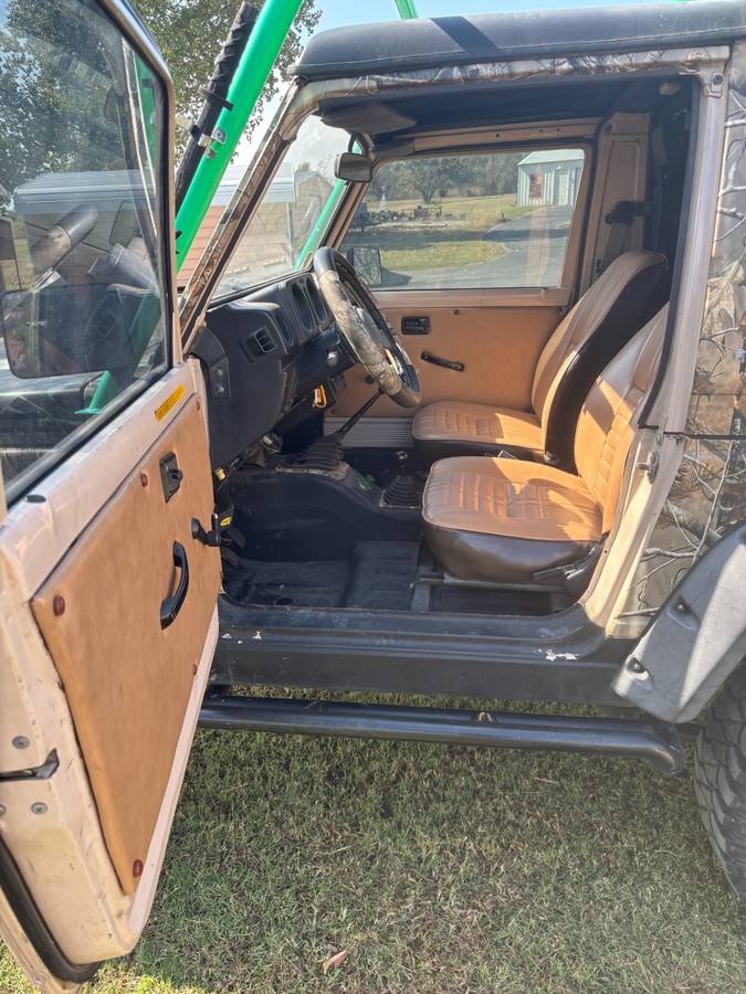 Suzuki-samurai-1988-brown