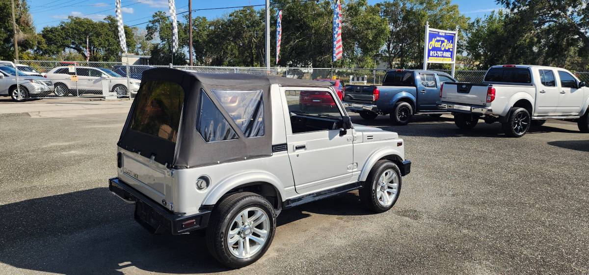 Suzuki-samurai-4wd-conv-1987-silver-10