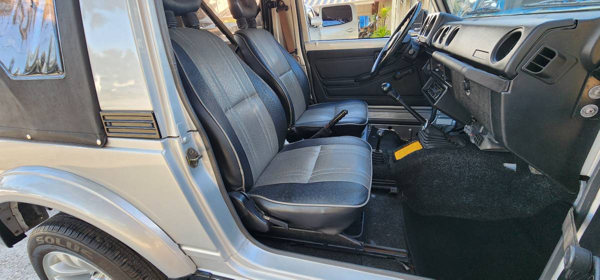 Suzuki-samurai-4wd-conv-1987-silver-2