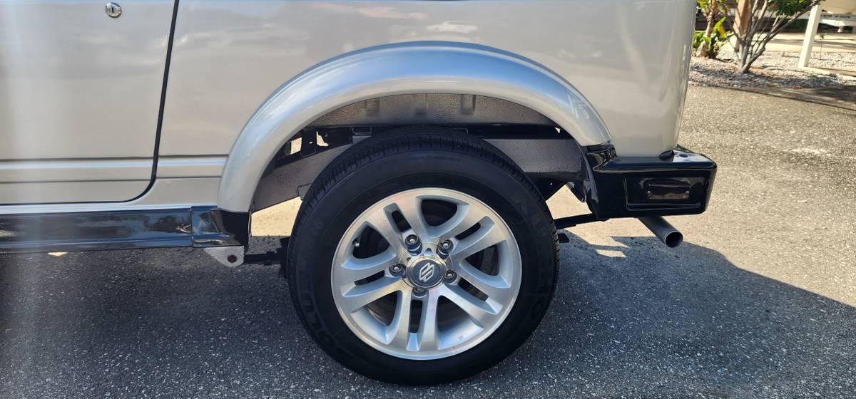 Suzuki-samurai-4wd-conv-1987-silver-8