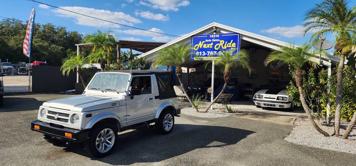 Suzuki-samurai-4wd-conv-1987-silver