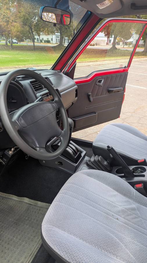 Suzuki-sidekick-hard-top-1996-red-13