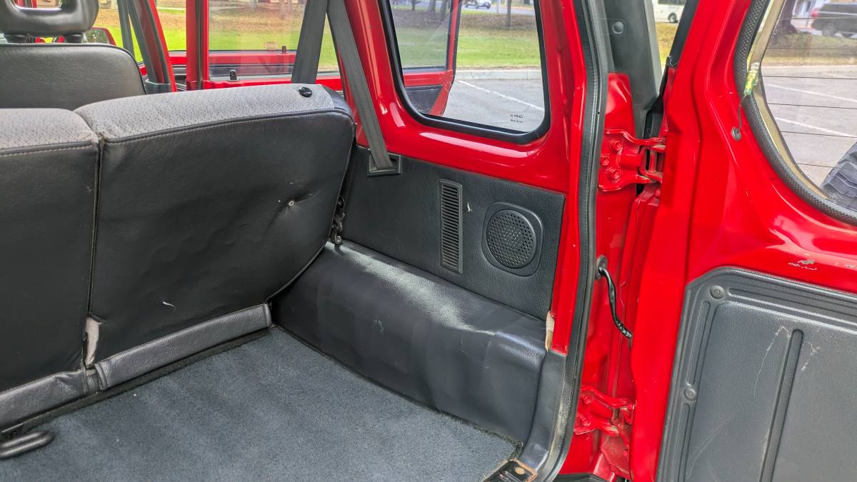 Suzuki-sidekick-hard-top-1996-red-15