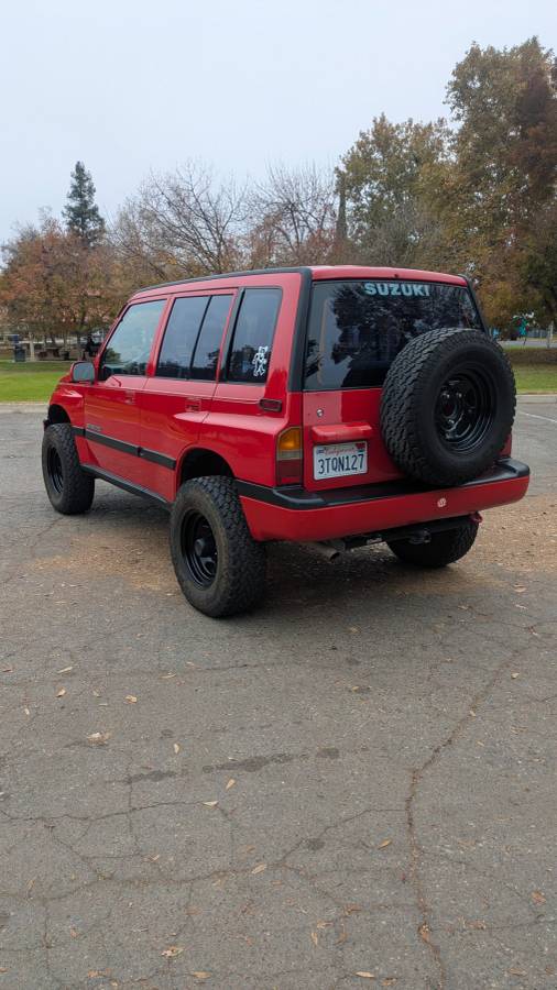 Suzuki-sidekick-hard-top-1996-red