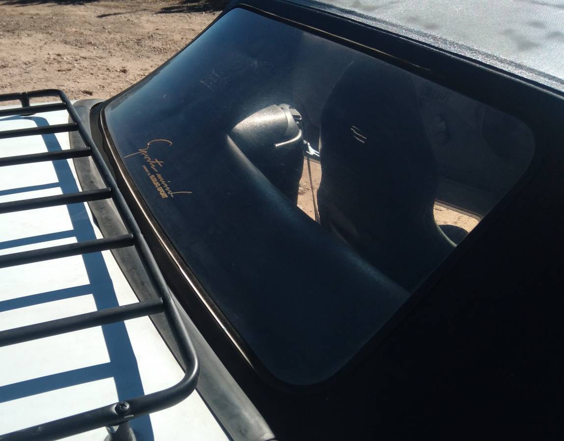 Suzuki-swift-1.3-gti-1991-white-4