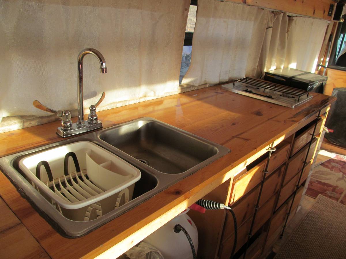 Thomas-bus-3600vista-series-diesel-1996-white-15