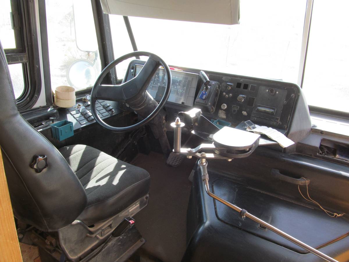 Thomas-bus-3600vista-series-diesel-1996-white-4