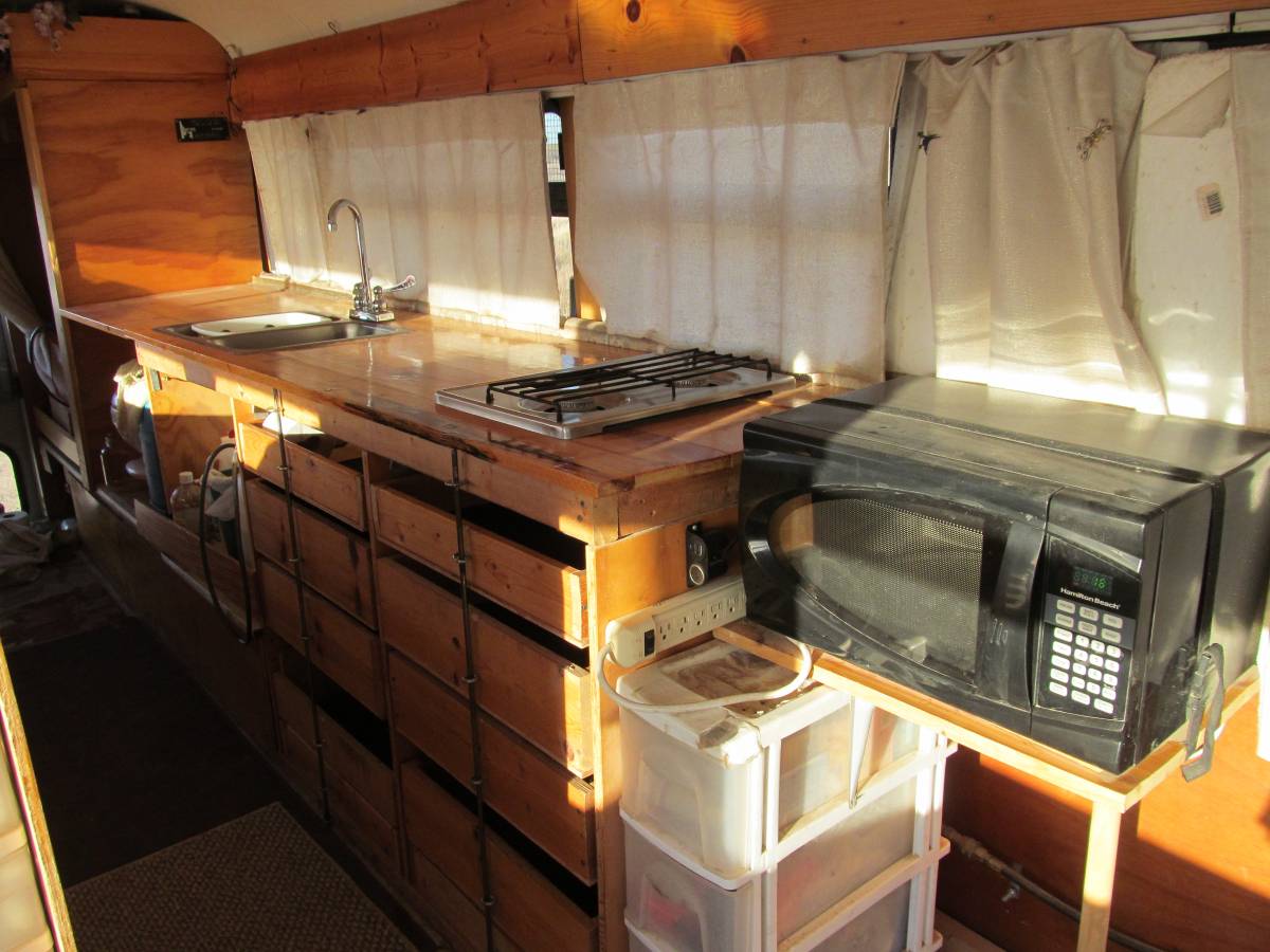 Thomas-bus-3600vista-series-diesel-1996-white-5