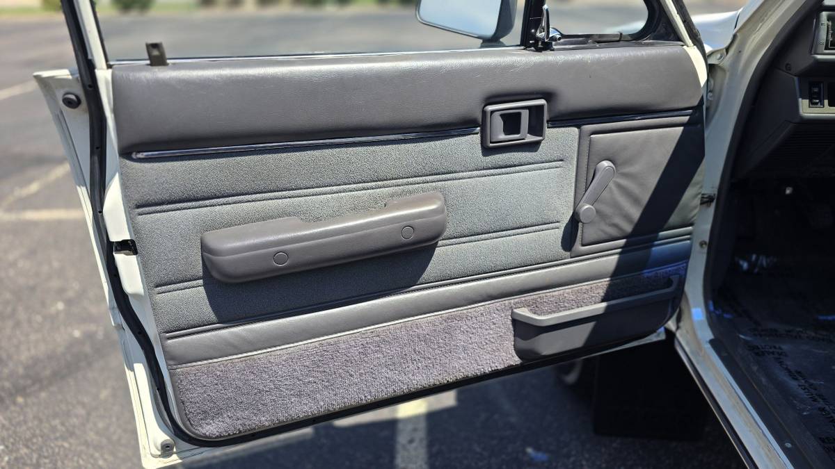 Toyota-4-runner-sr5-1987-12