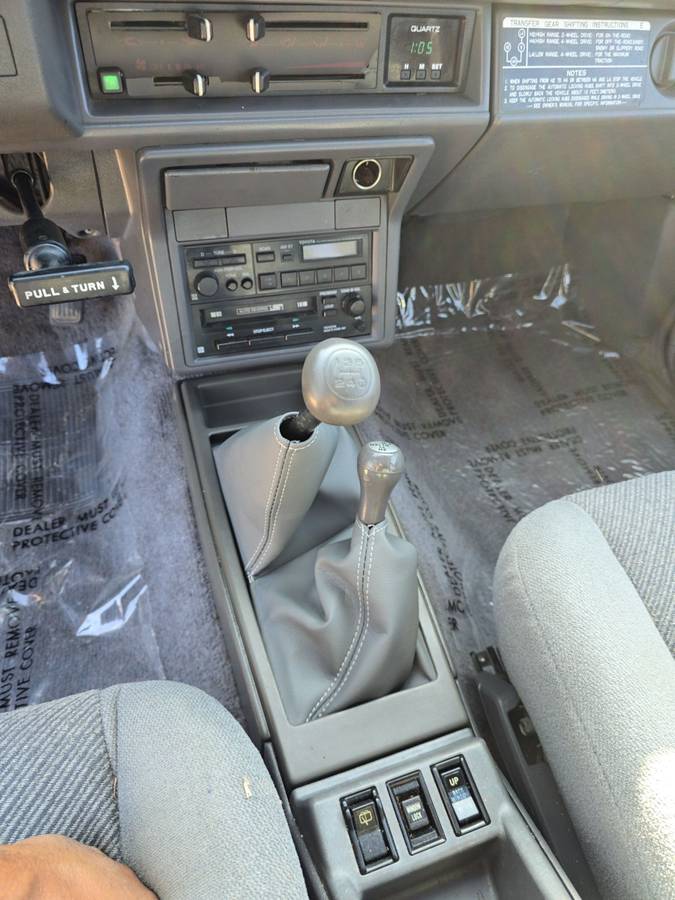 Toyota-4-runner-sr5-1987-21