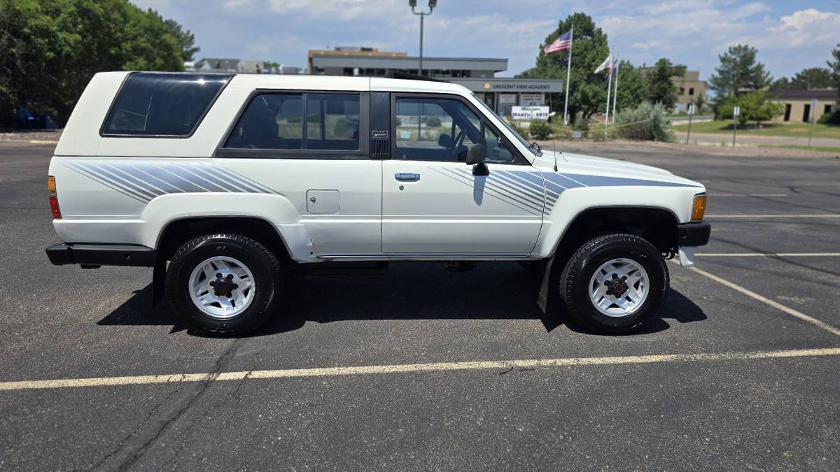 Toyota-4-runner-sr5-1987-4