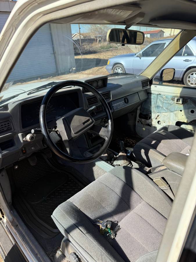 Toyota-4runner-1984-white-7