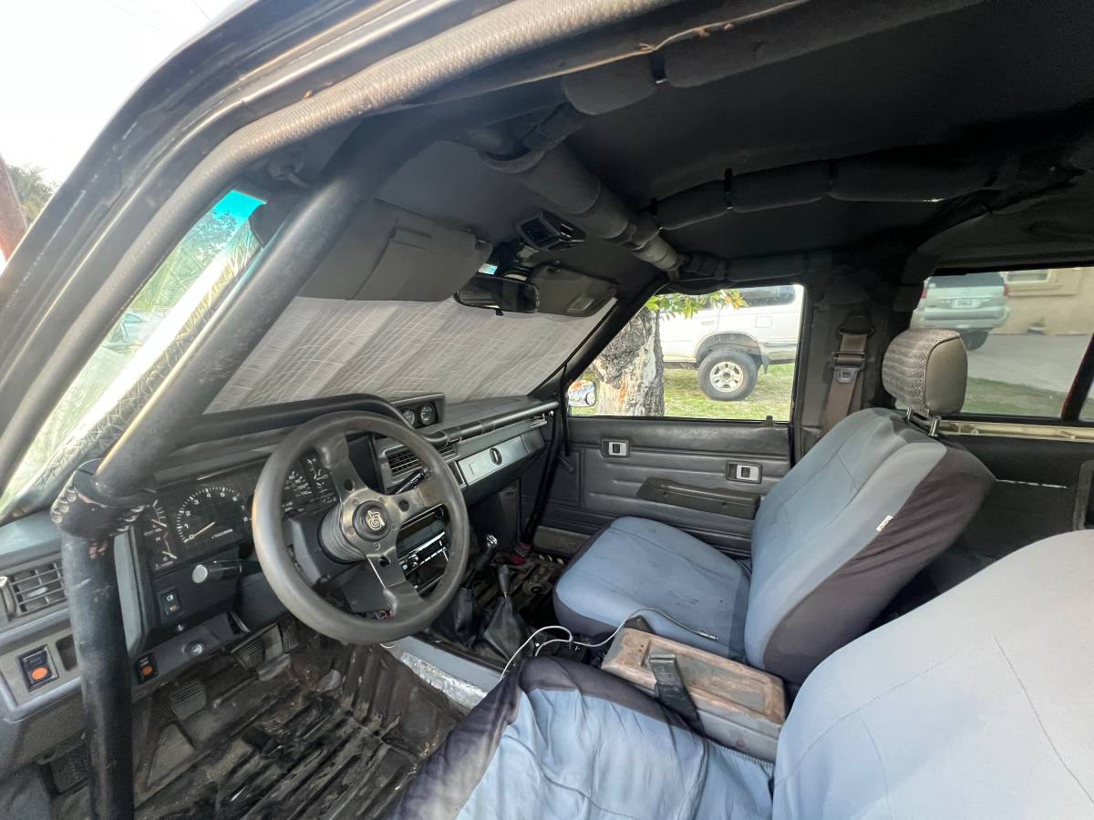 Toyota-4runner-1985-black-6