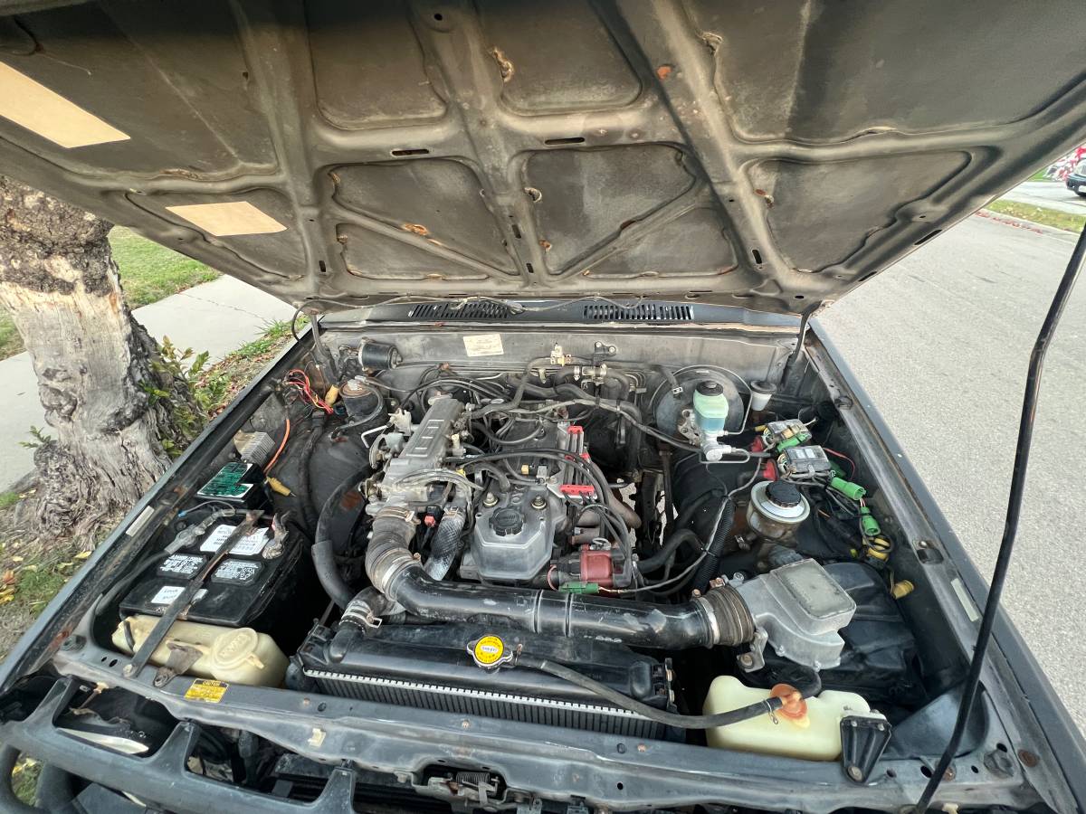 Toyota-4runner-1985-black-7