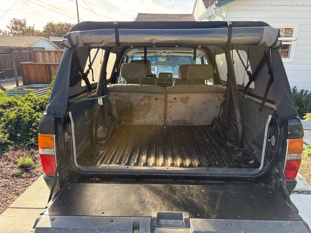 Toyota-4runner-1986-black-6