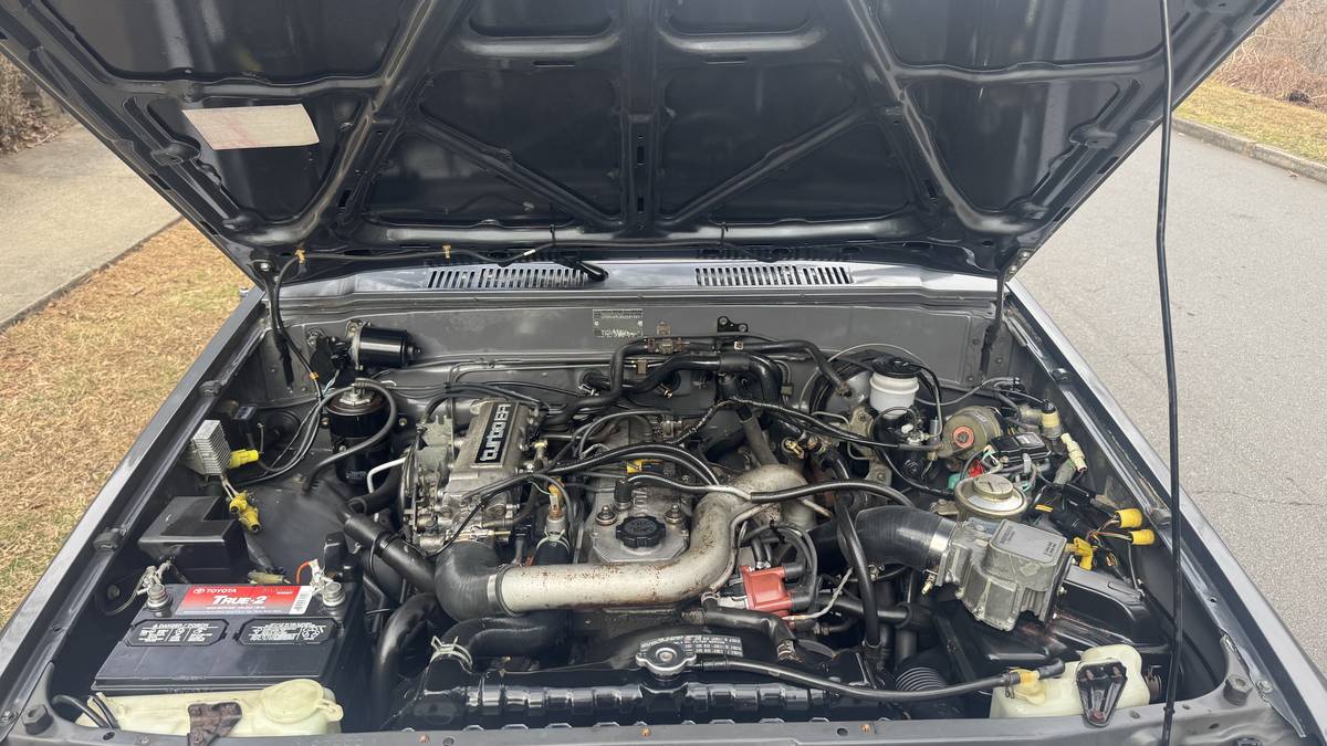 Toyota-4runner-1986-grey-5