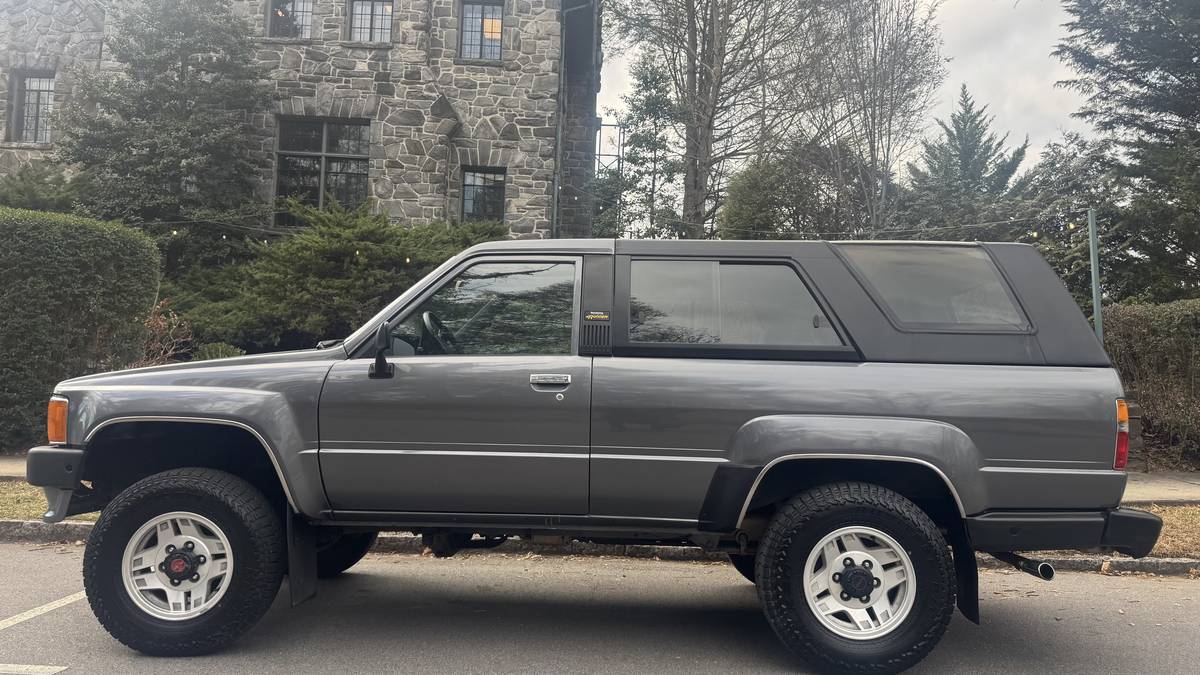 Toyota-4runner-1986-grey